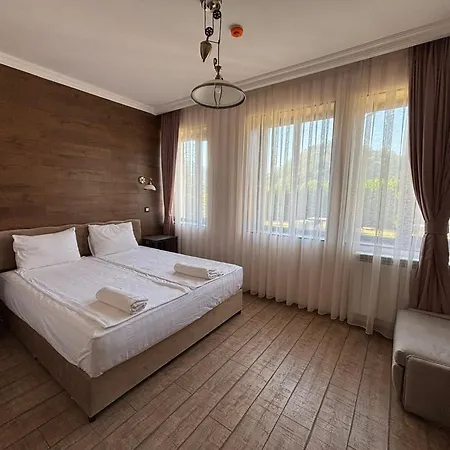 Хотел Irina - *